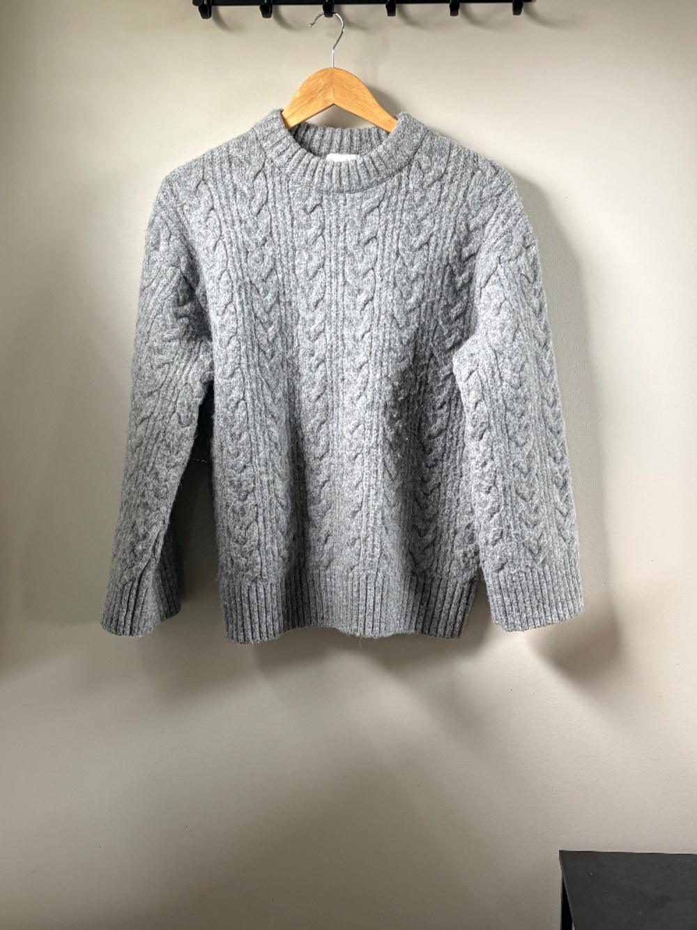 H&M Gray Chunky Oversized Cable Knit Sweater XS